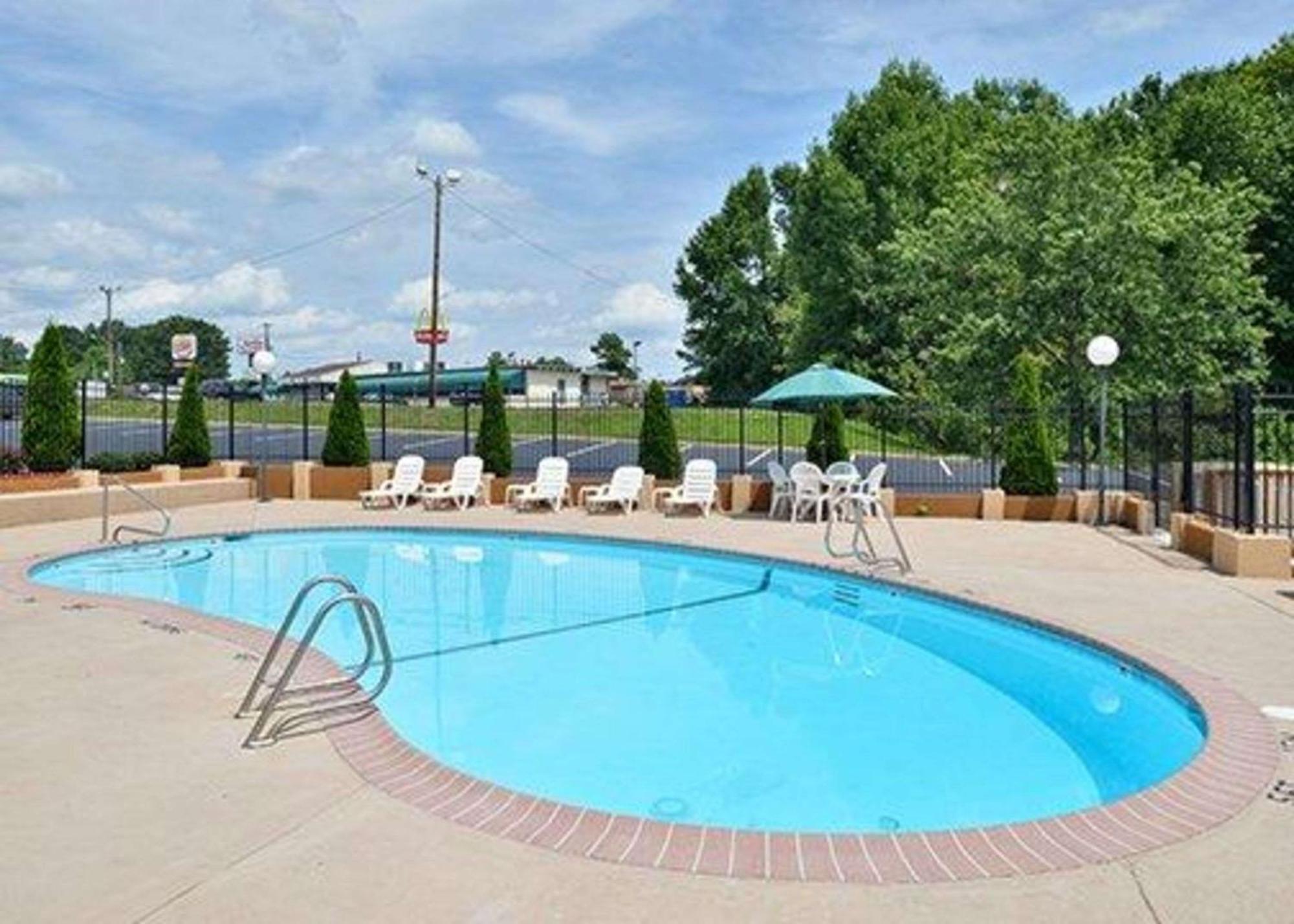 Quality Inn Asheboro South מראה חיצוני תמונה
